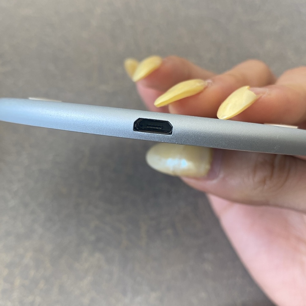 Wireless Fast Charger - Picture 3 of 3